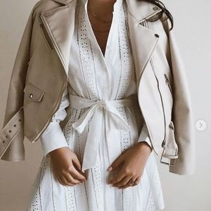 NWOT EMBROIDERED ZARA MINI DRESS Blogger Fav